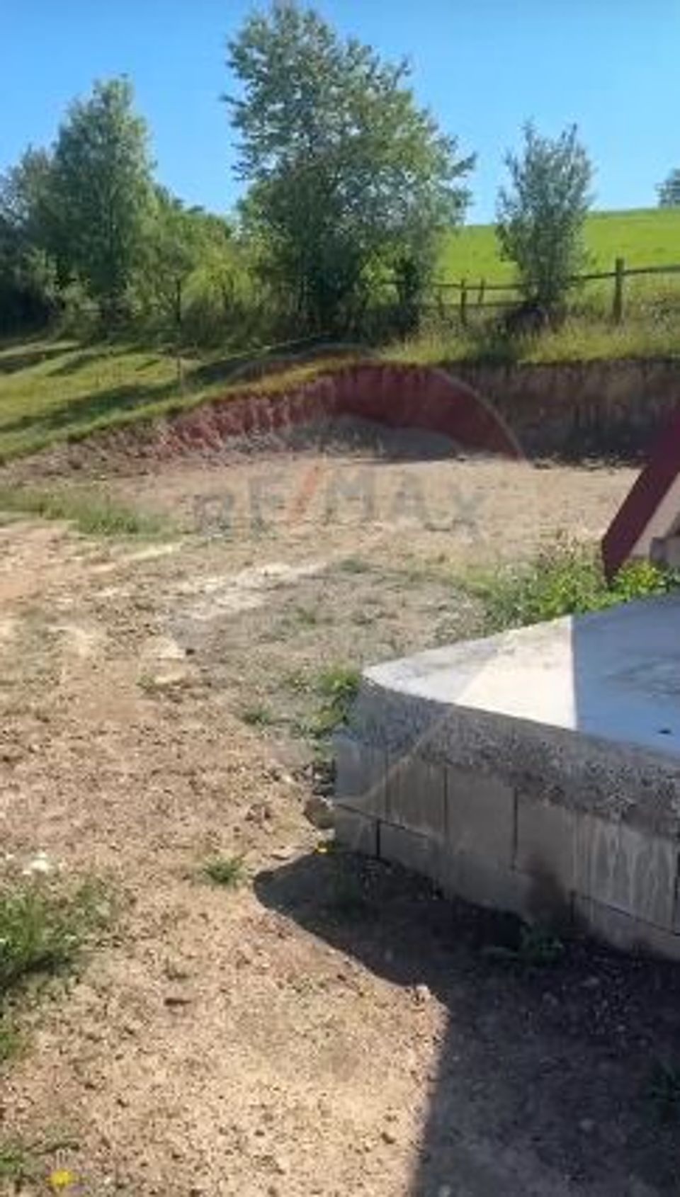 Casă de vacanță + 17.490 mp teren – zonă turistică Transapuseana