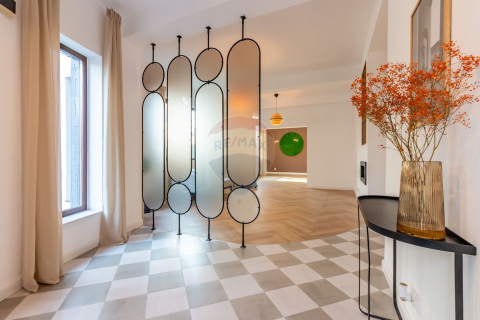 Casă individuala în Aviatiei, adiacent Bulevardul Aerogarii, 4xparcare