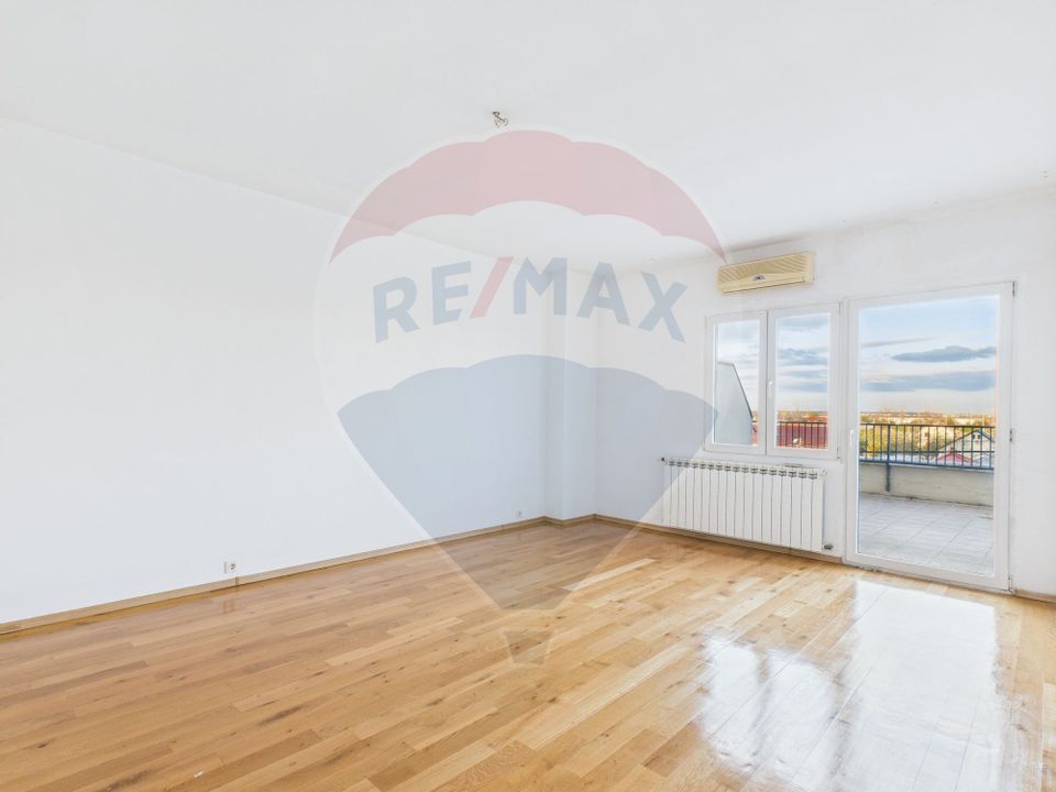 Apartament spatios 3 camere, locuinta sau birou