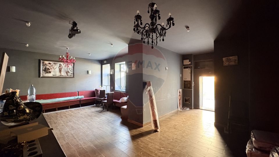Spațiu comercial la strada + bar/cafenea în Centru Medias