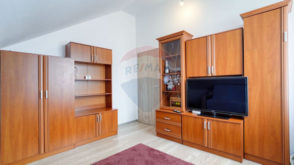 Apartament cu 3 camere de vânzare, cartierul Toamnei, Râșnov
