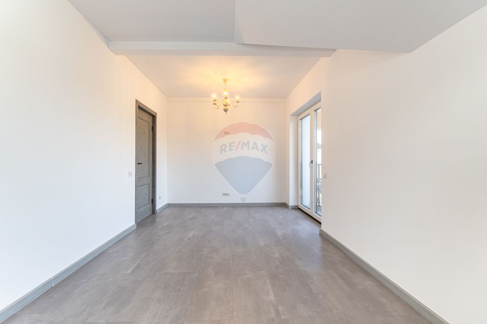 CASE NOI ÎN ARHITECTURĂ ALPINO-MODERNĂ CU ALEE PRIVATA | CRISTIAN