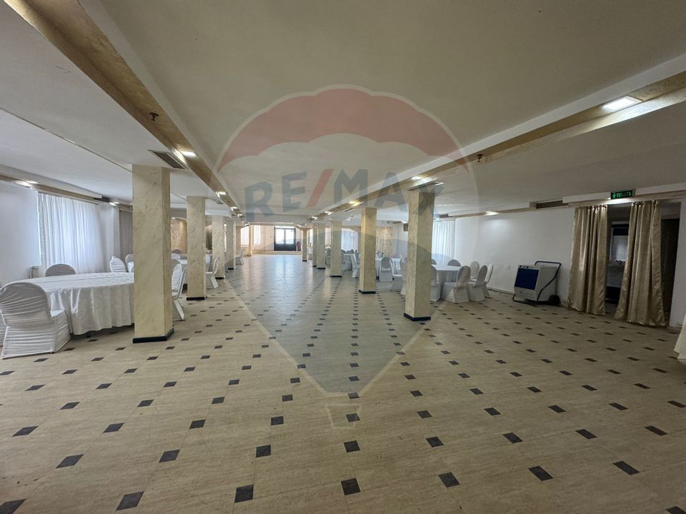 Spațiu comercial de 900mp de vânzare în zona Romanesti