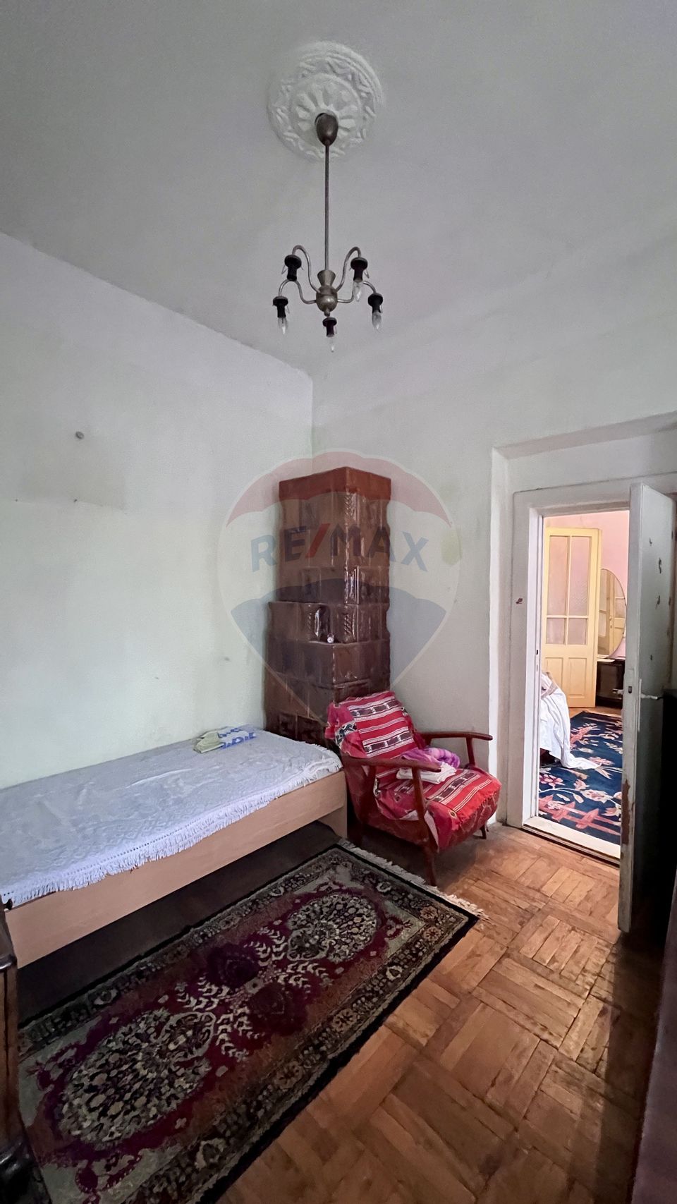 Casă / Vilă cu 3 camere de vânzare pe strada Domnească, Galați