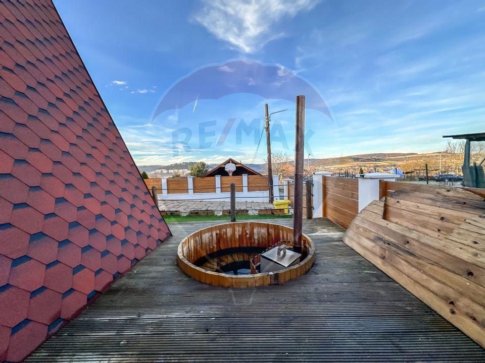 Casă / Vilă cu 6 camere de vânzare în zona Periferie