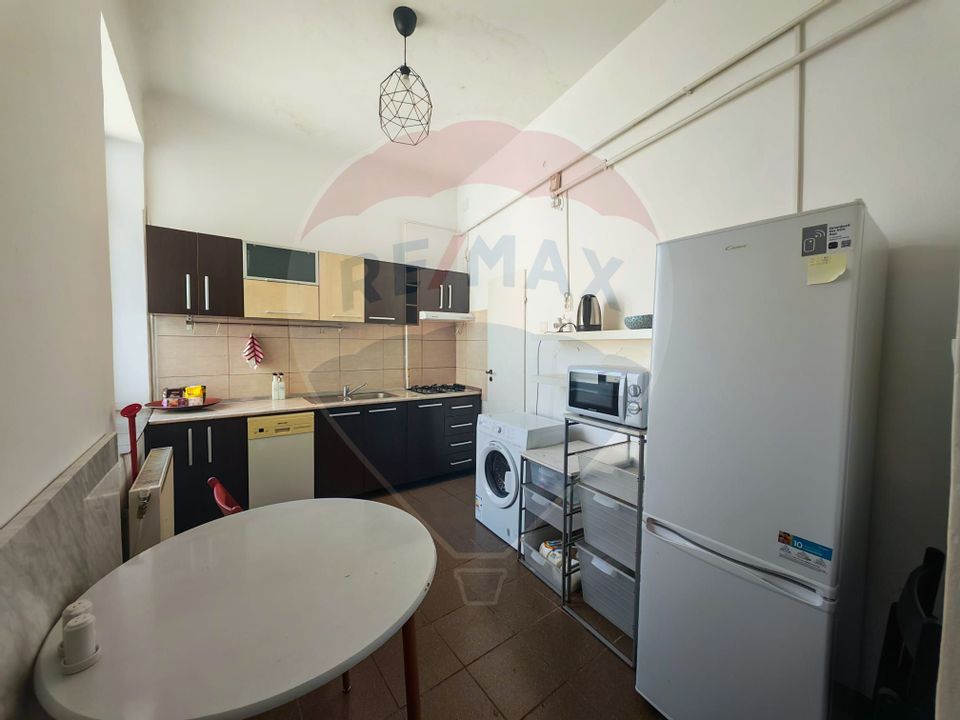 Apartament 4 camere - zona Universitate - Cavafii Vechi