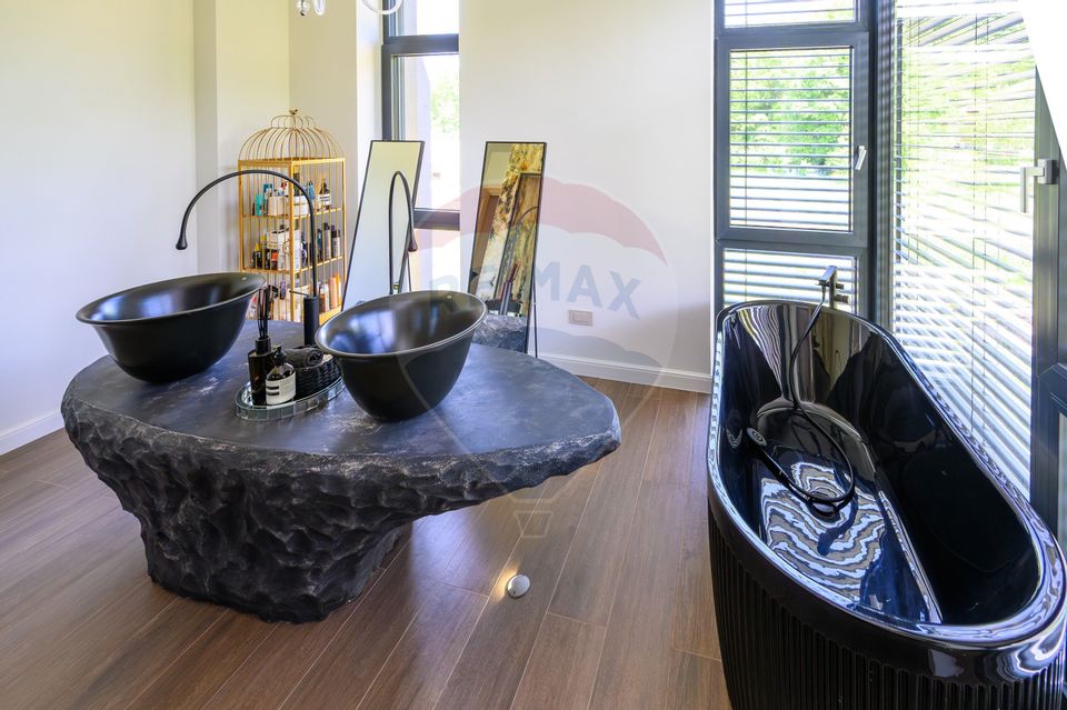 7 room House / Villa for sale, Faget area