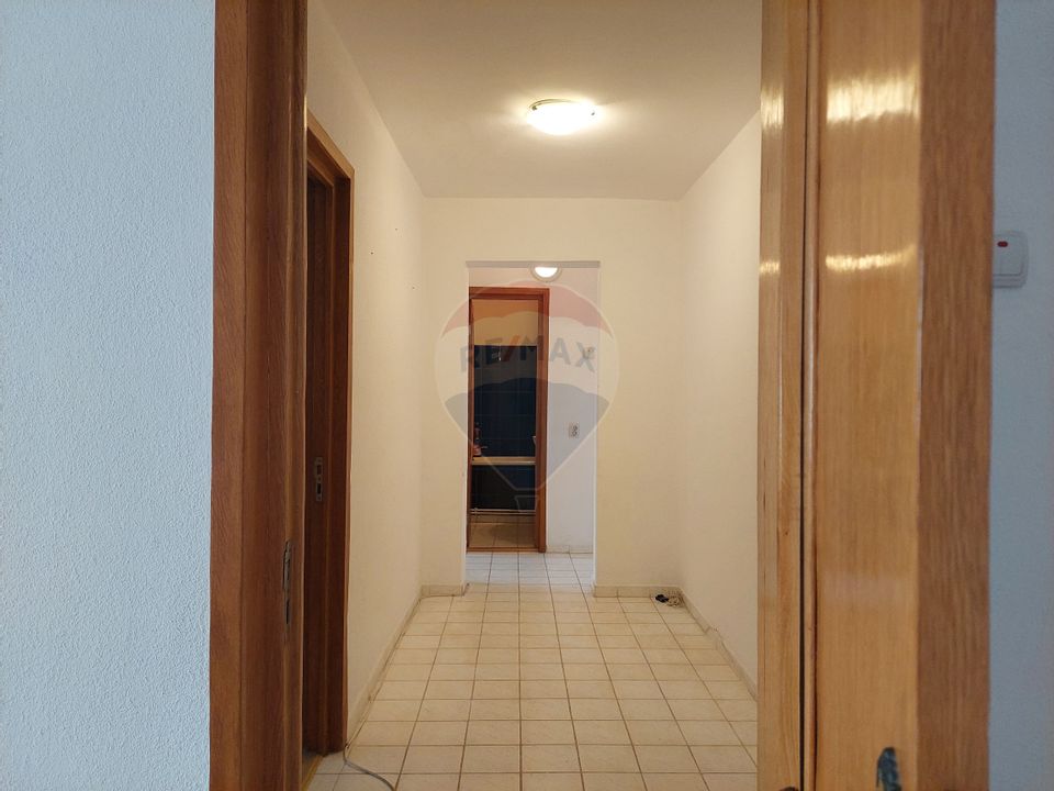 Apartament cu 3 camere decomandat de vanzare în Bacau Alecu Russo