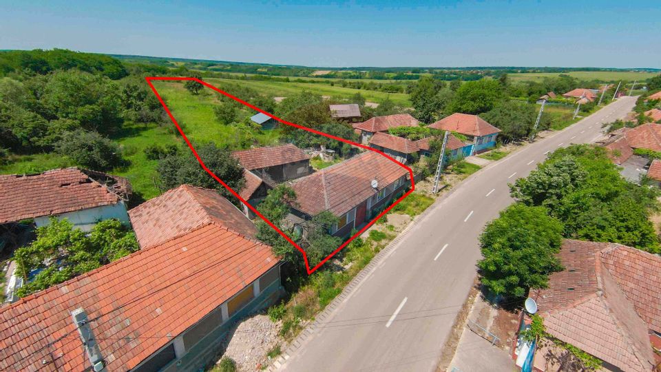 Casă  cu 3 camere și teren 4,342 mp de vânzare în Valea Mare de Codru