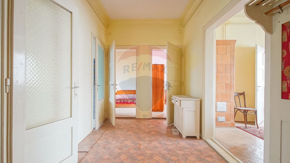 Apartament cu 3 camere de vânzare în zona Centrul Civic