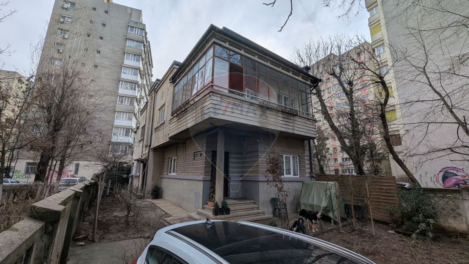 Vânzare Casă / Vilă cu 11 camere  în zona Iancului