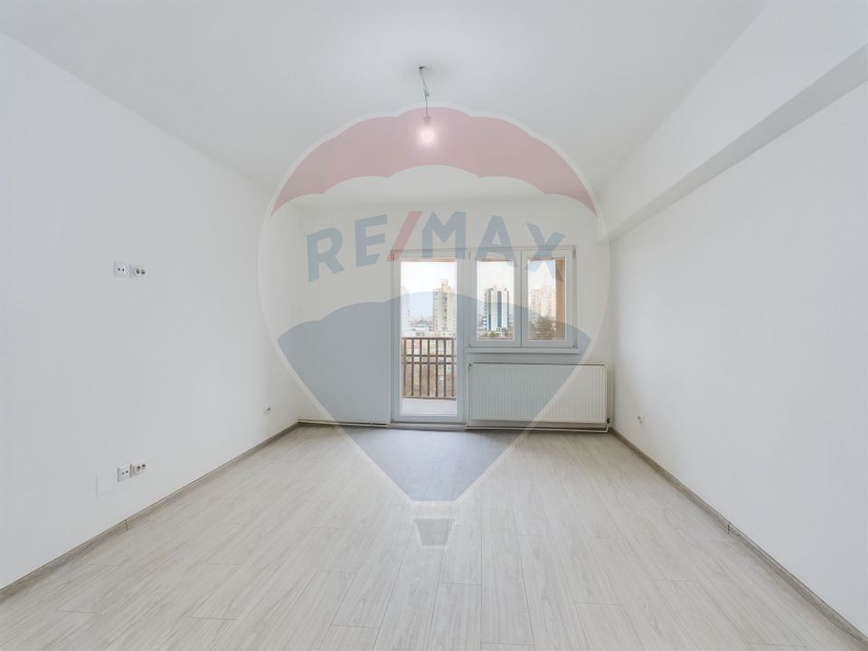 Apartament cu 4 camere de închiriat în zona Centrul Civic