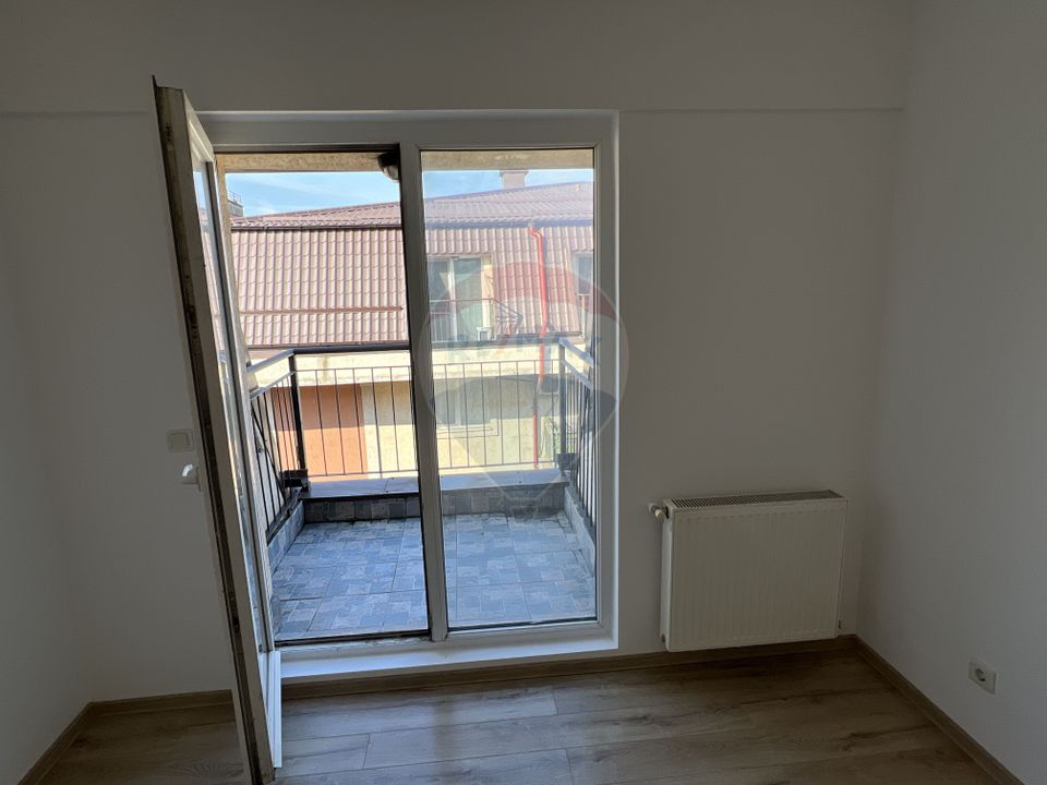 La inchiriat apartament 3 camere si parcare in Voluntari