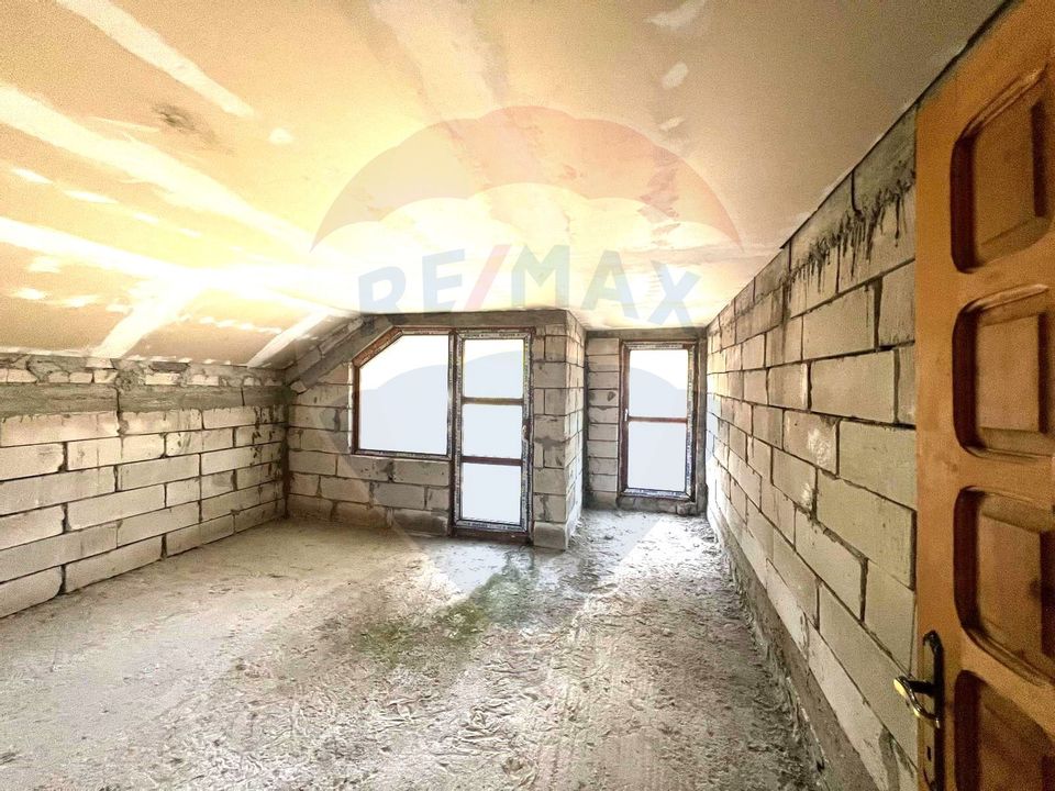 Casă / Vilă cu 6 camere de vânzare în BUHUȘI Județul BACĂU