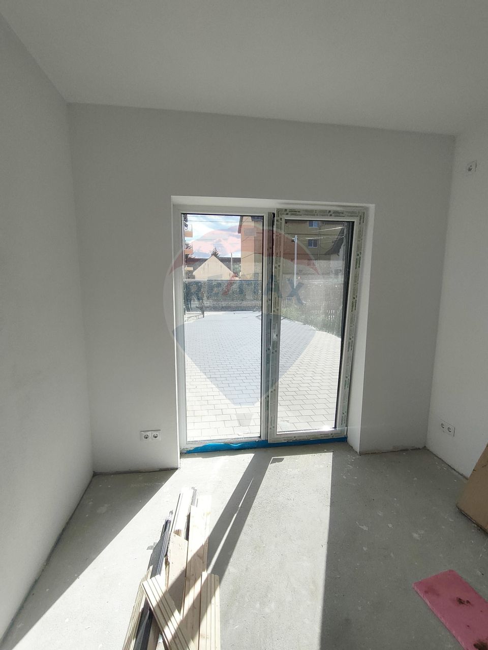 Casă cu 3 camere de vânzare în zona Turnisor