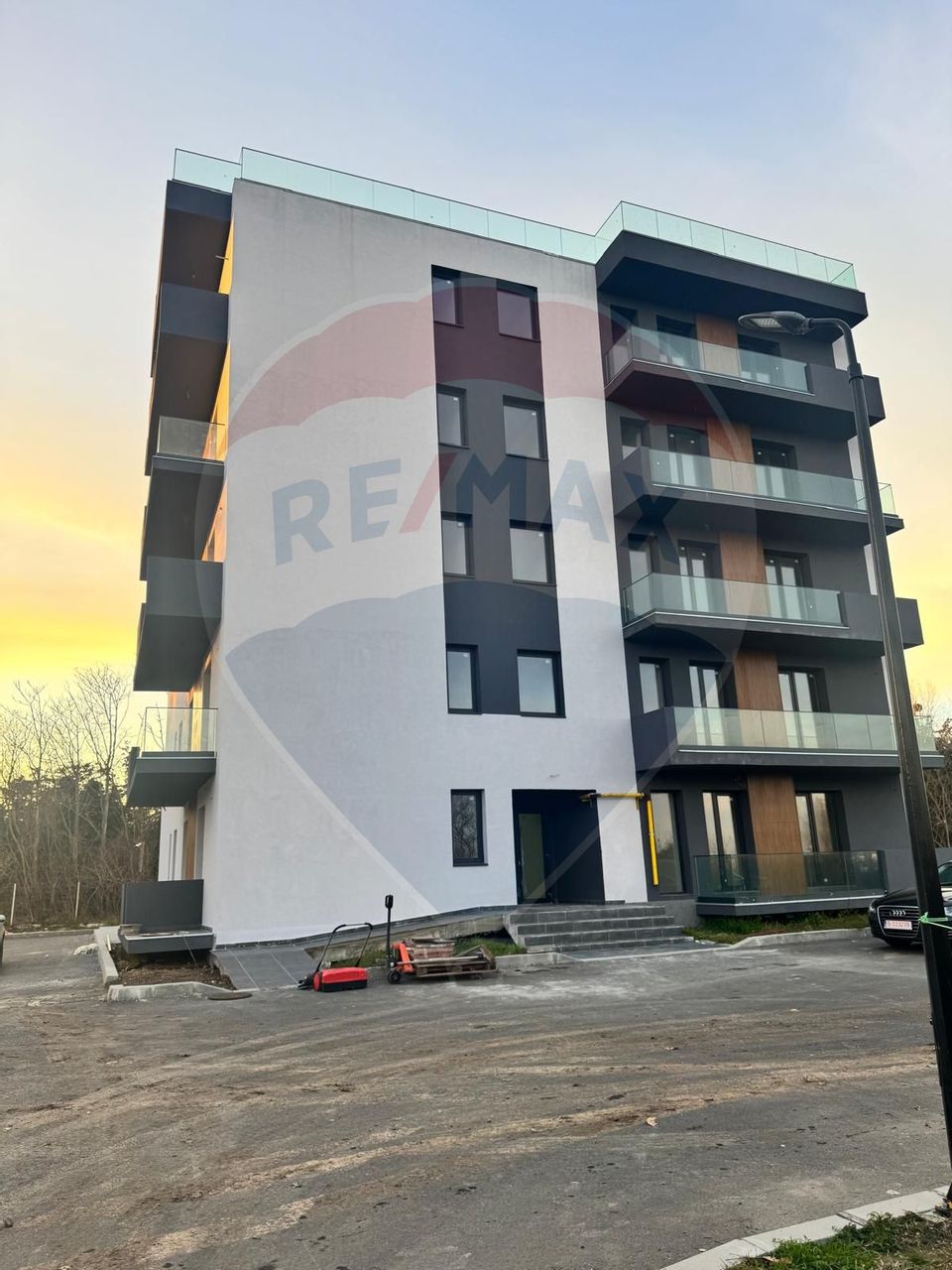 Apartamente 2 Camere de vanzare - Investiție Ideală în Jupiter