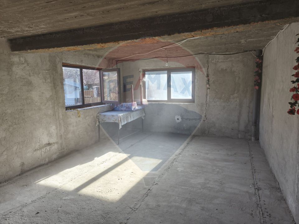 5 room House / Villa for sale, Poiana Tapului area