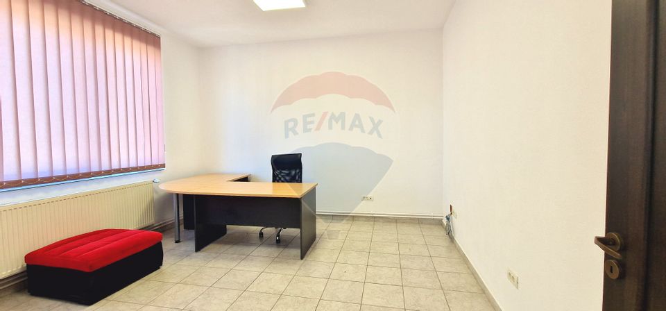 35sq.m Office Space for rent, Est area