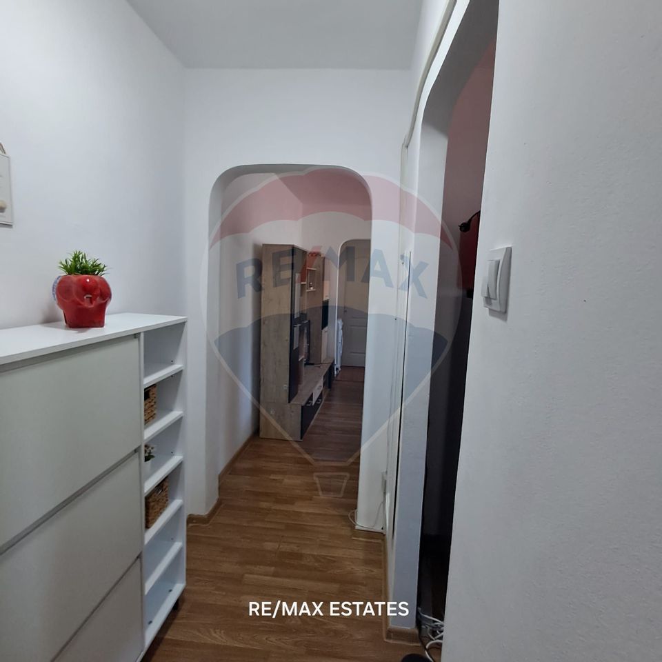 Apartament de vânzare – 2 camere semidecomandat