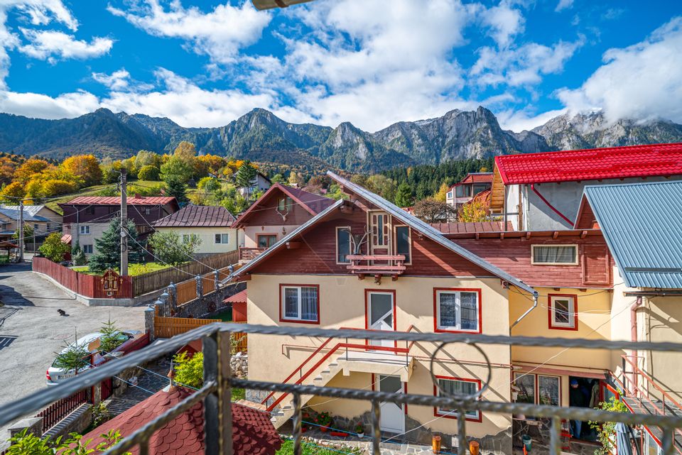 House FOR SALE in Bușteni, with superb views of the Bucegi Mountains