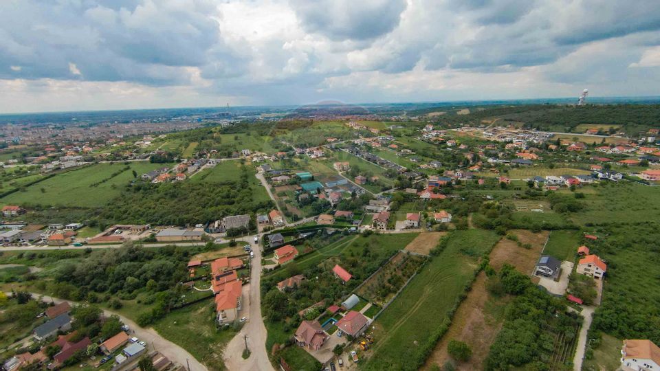 De Vânzare Teren Intravilan 1210 mp, dublu front, Strada Izvorului