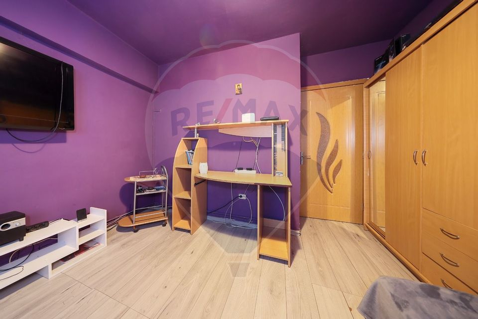 Apartament decomandat de vânzare în zona Tractorul