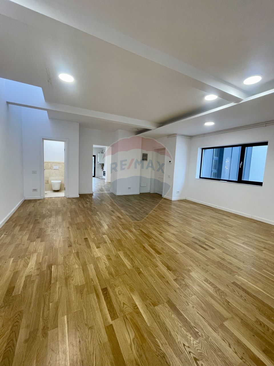 Apartament in vila de închiriat în zona Capitale