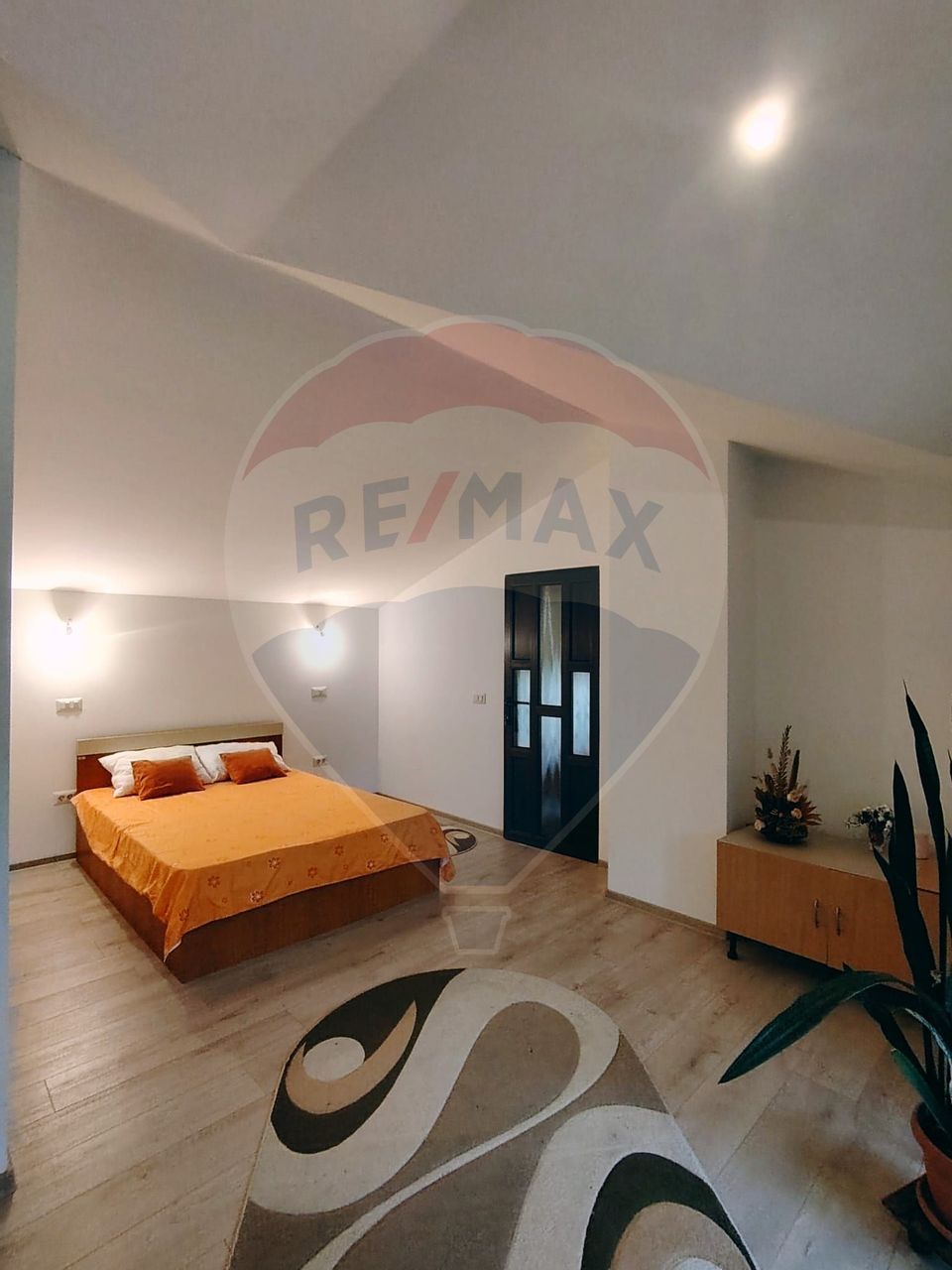 COMISION ZERO - Casa de locuit+spatiu comercial cu multiple functiuni