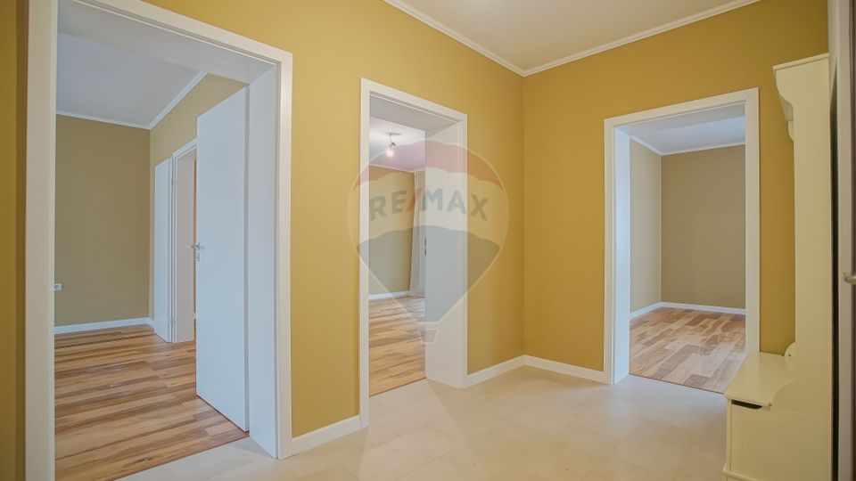 5 room Apartment for sale, Centrul Civic area