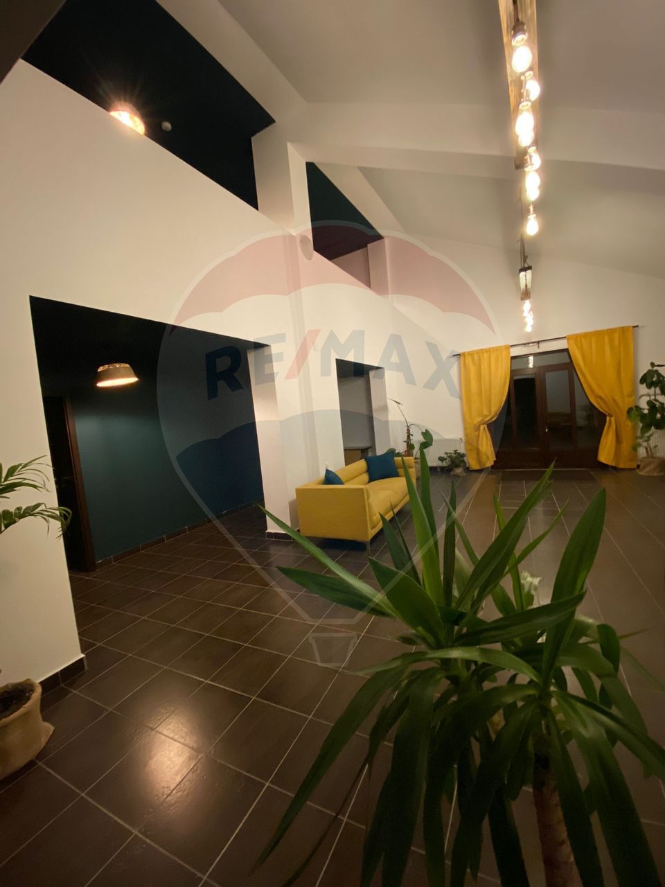 12 room Hotel / Pension for sale