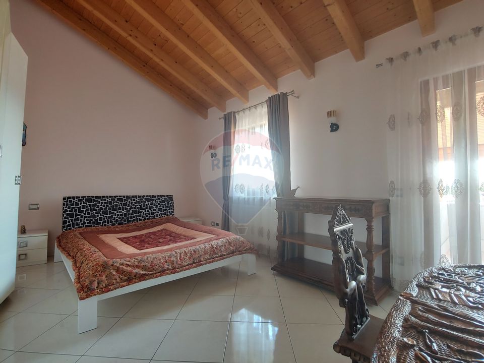 Casă / Vilă de lux cu 5 camere de vânzare în Vadu Moldovei, Suceava