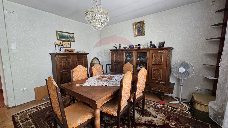 4 room Apartment for sale, Central area