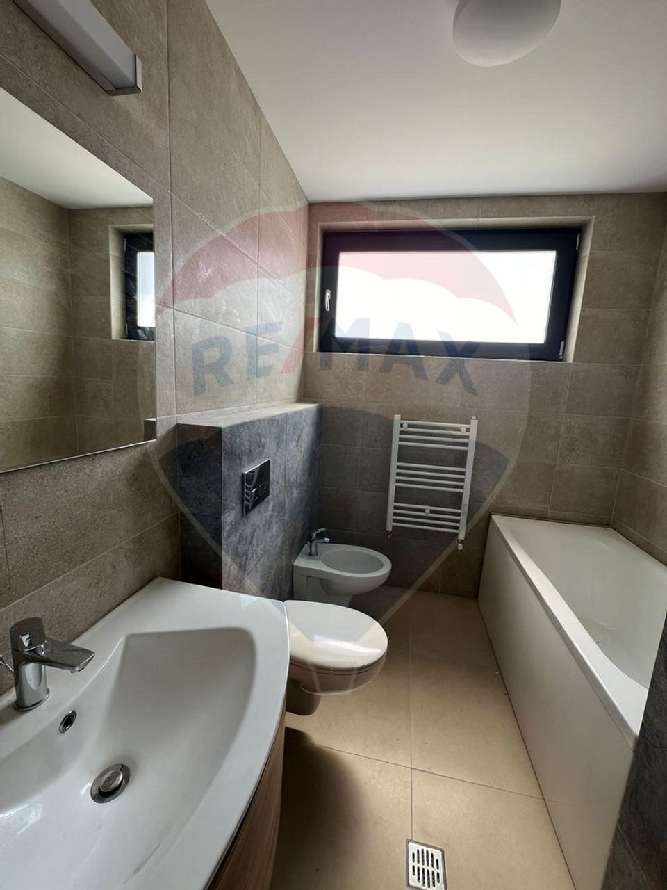 Casă / Vilă 5 camere în zona Nord