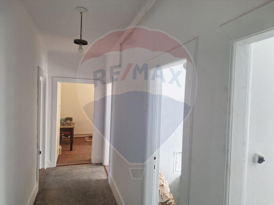 Apartament cu 2 camere în zona Central Simeria, Hunedoara