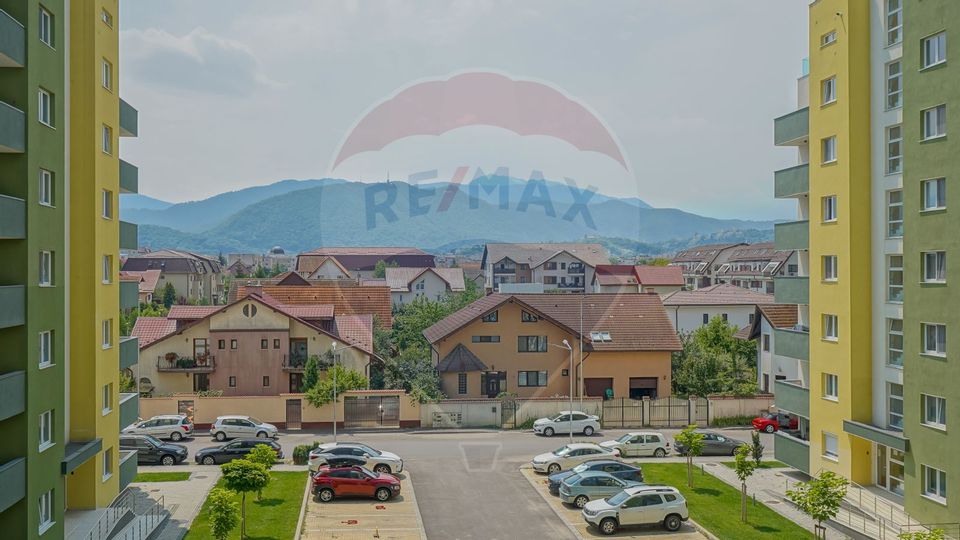 Apartament cu 3 camere de închiriat! Zona Tractorul