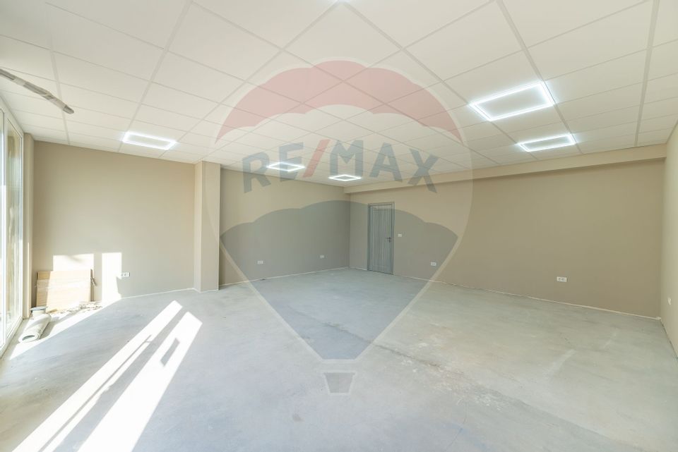 55sq.m Commercial Space for rent, UTA area