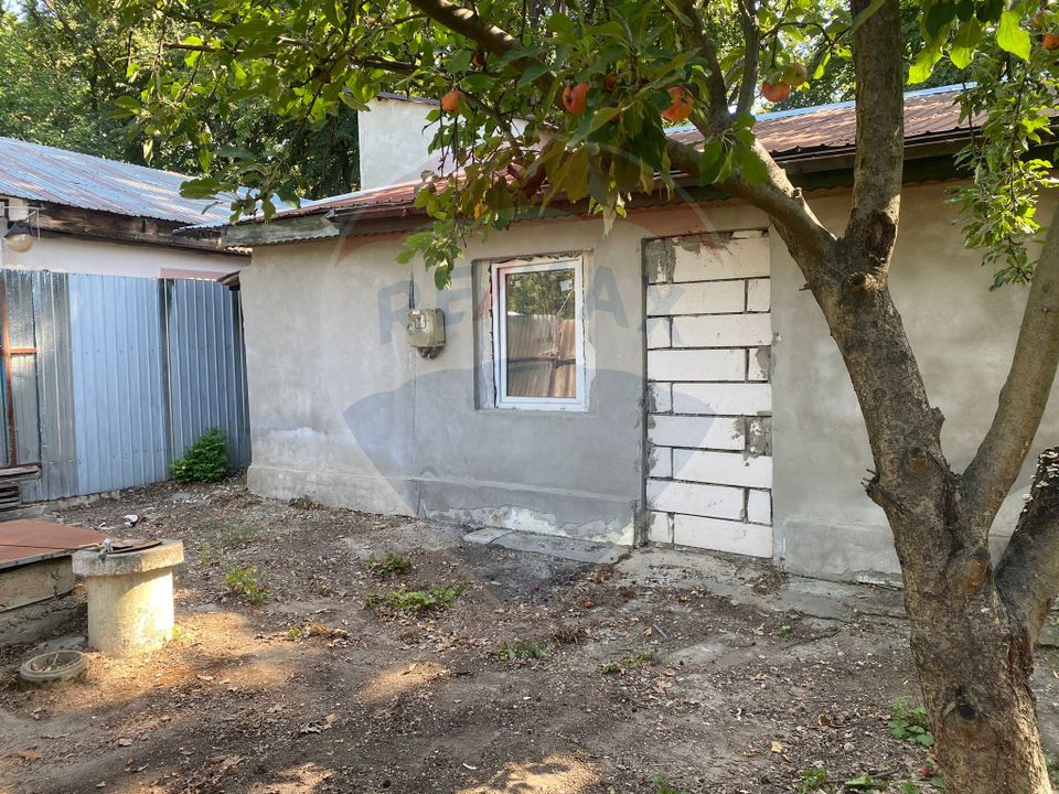 Teren 299.96mp Voluntari, casa 70 mp demolabila/renovabila