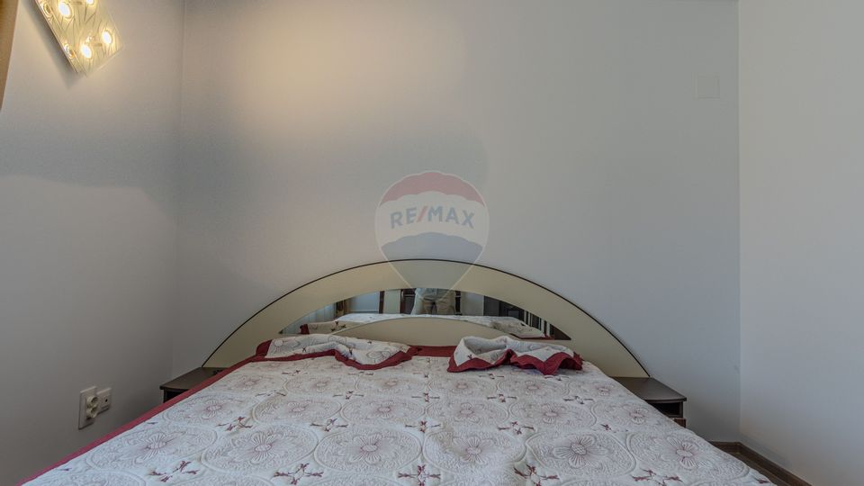 Casă / Vilă cu 10 camere de vânzare in Moieciu de Jos