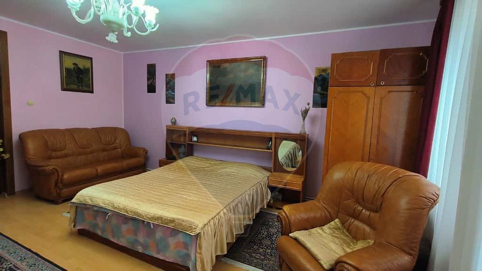 Casă cu piscină de vânzare în zona Piața Centrală Galați