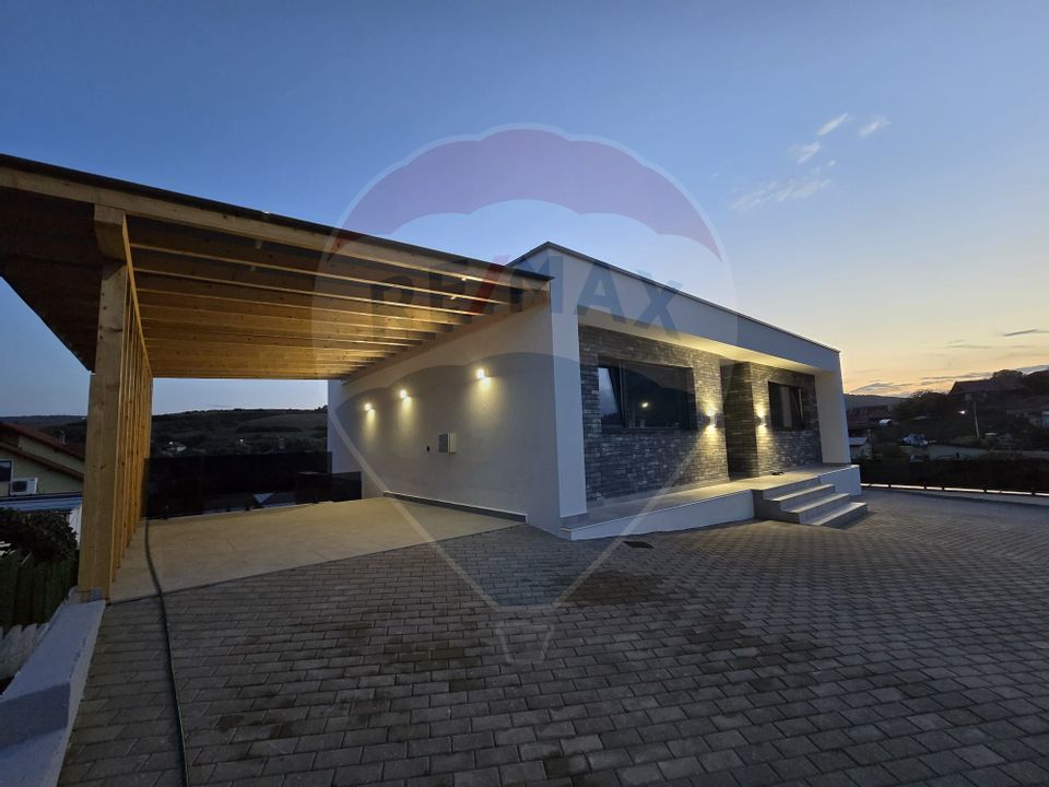 COMISION 0% Casă semifinisată de vânzare în Baciu, 583 mp de teren