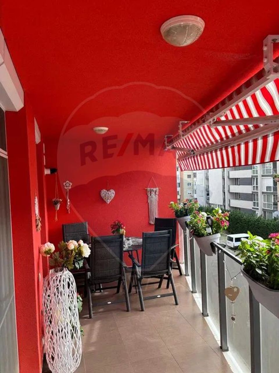 Apartament cu 3 camere si loc de parcare la Ared Micalaca