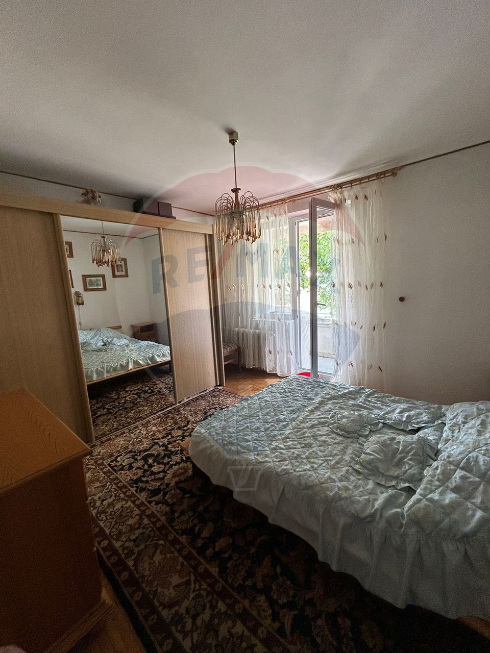 Apartament cu 3 camere de închiriat - CATEDRALĂ