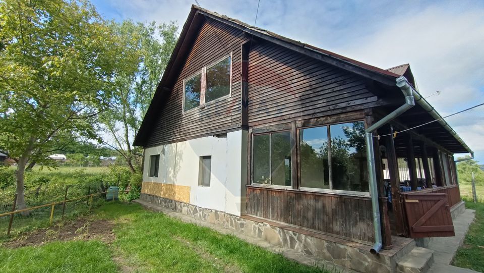Casă de vânzare în stil vechi cu 3 camere si 3 arii în Cop. Manastur