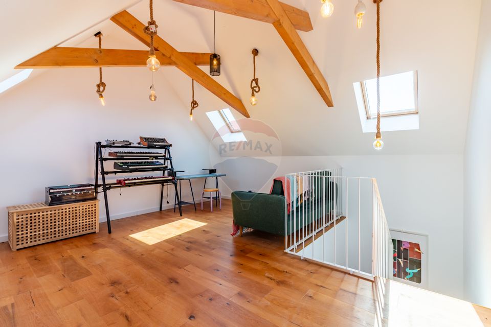 House for sale, Corbeanca area, Lake Hill