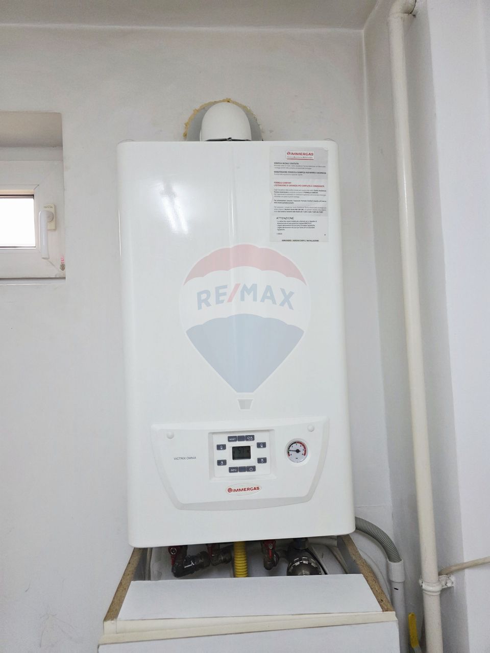 Apartament cu 4 camere de vânzare în zona Calea Romanului