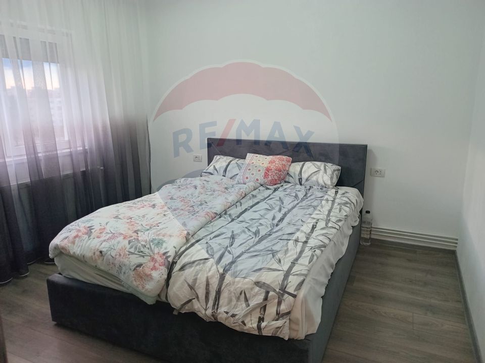 Apartament de vanzare  2 camere în zona Micalaca Mioritei