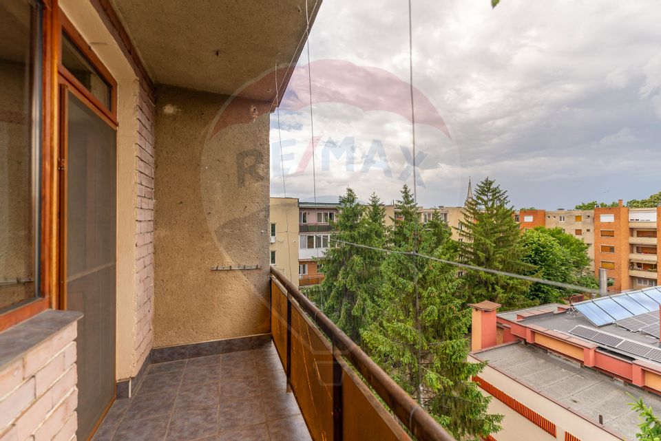 Apartament 4 camere de închiriat , ultracentral, centrală gaz