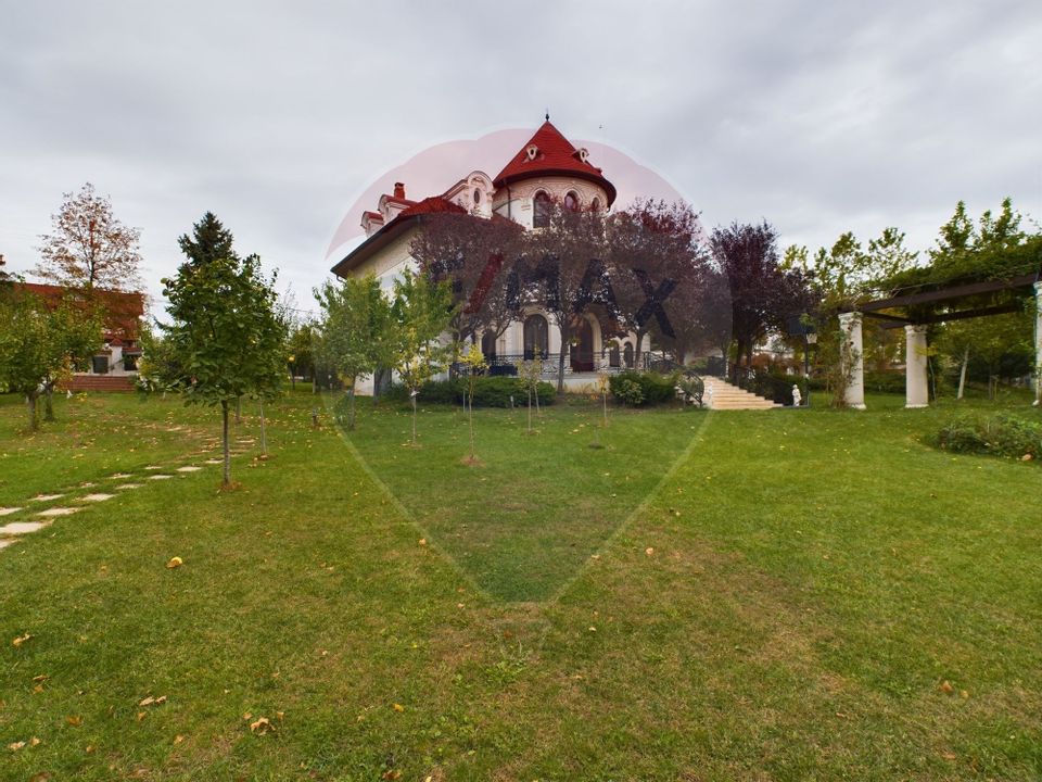 Vila de lux pe malul lacului Balotesti