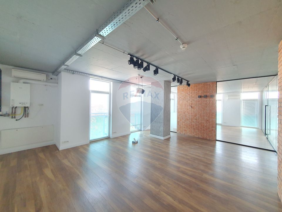 Birou modern 151 mp în Arad Plaza, 2 locuri de parcare