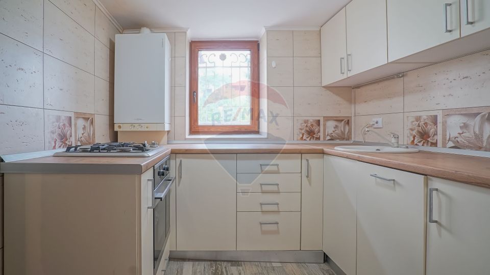 REZERVAT! De vânzare apartament 4 camere în vilă impozantă